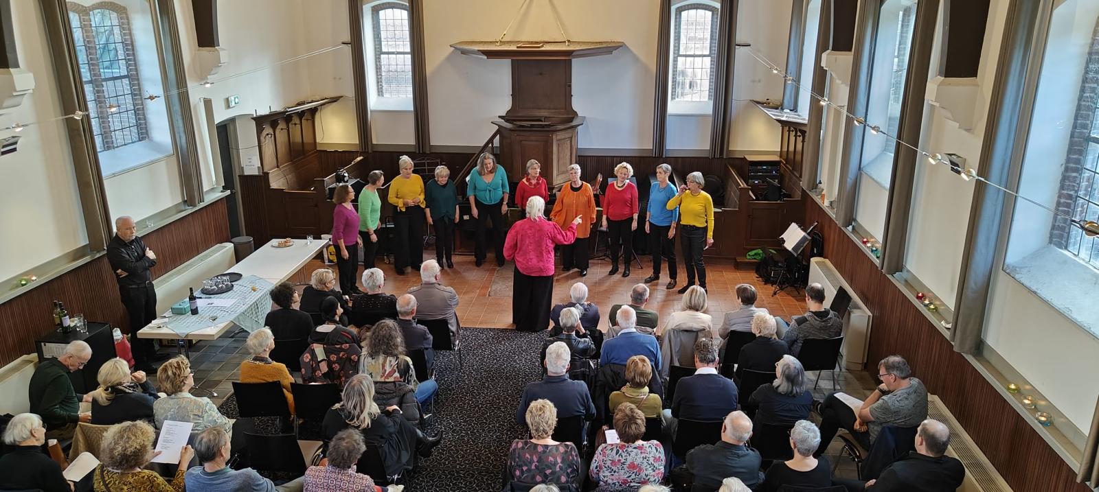 Vocalgroup Singing Circle in 't Hurns Kerkje.